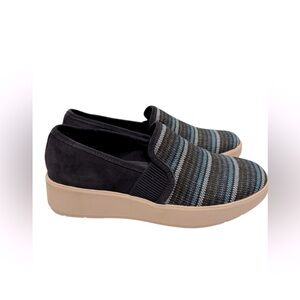 Clarks Collection Double Gore Slip-Ons Layton Navy Women’s Size 8